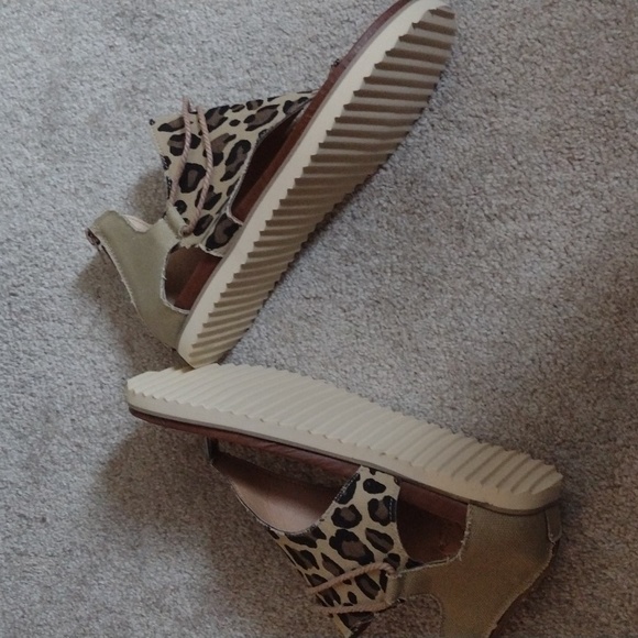 NEW canvas leopard print sandals size 8.5 - Picture 7 of 7